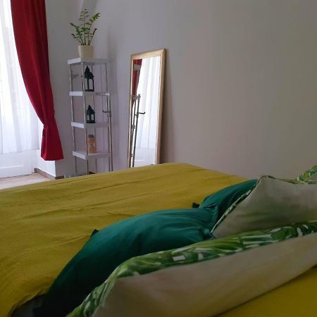 Cozy City Apartment 5 Wina Bagian luar foto