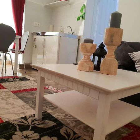 Cozy City Apartment 5 Wina Bagian luar foto